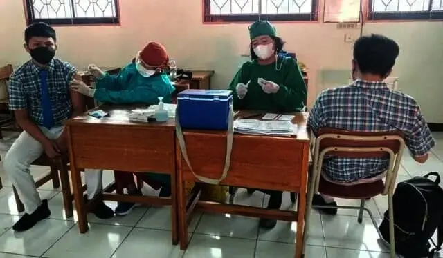 Digandeng BIN, SMA Negeri 8 Kota Tangerang Gelar Vaksinasi Covid-19