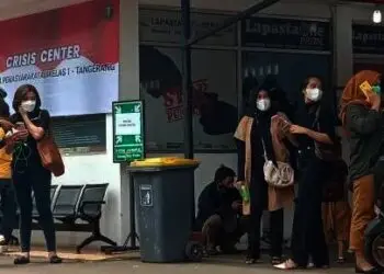 Keluarga Korban Menunggu Informasi Narapidana Yang Terbakar