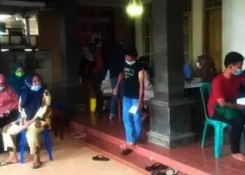 Ratusan Masyarakat RW 04, Belendung Tangerang Ikuti Vaksinasi