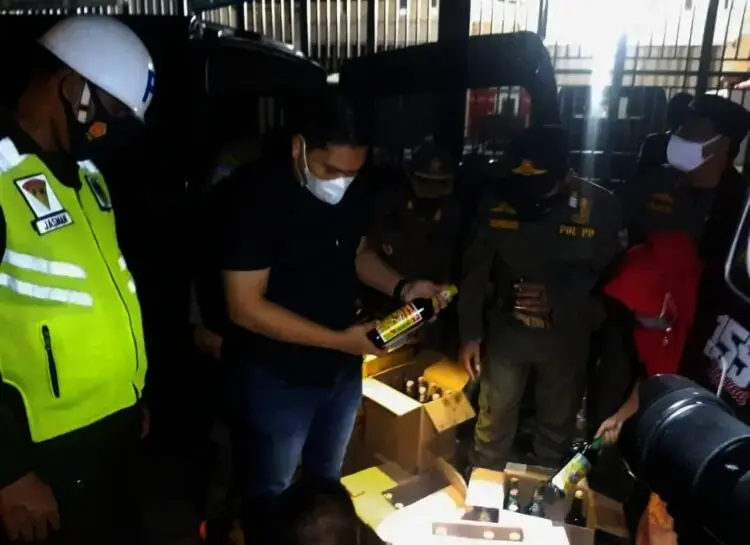 Razia Gabungan di Pandeglang, Amankan Ratusan Miras 