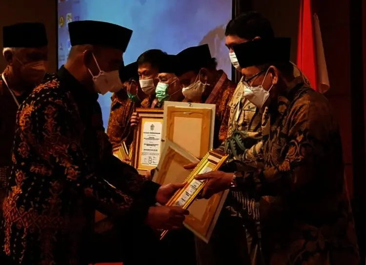 Peduli ASN, Bupati Irna Diganjar Penghargaan dan Tanda Kehormatan Oleh PB PWRI Pusat