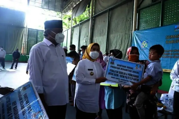 HUT Kabupaten Serang, Berbagai Jenis Bantuan Disalurkan ke Masyarakat