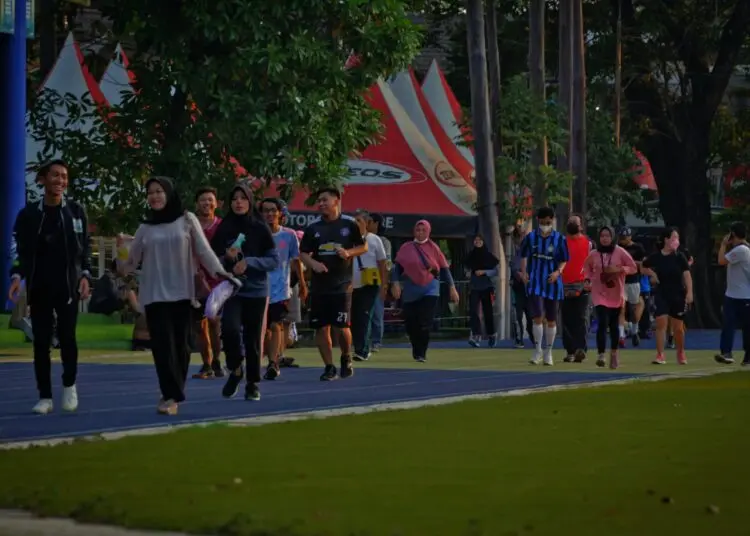Potret Aktivitas Warga Berolahraga di Alun-alun Kota Tangerang