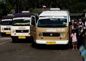 Potret Angkot si Benteng yang Kini Digratiskan Hingga Akhir Tahun