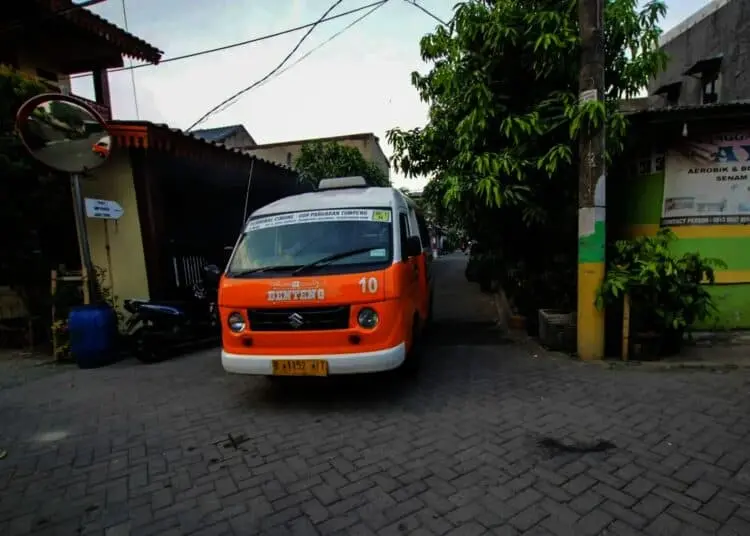 Potret Angkot si Benteng yang Kini Digratiskan Hingga Akhir Tahun