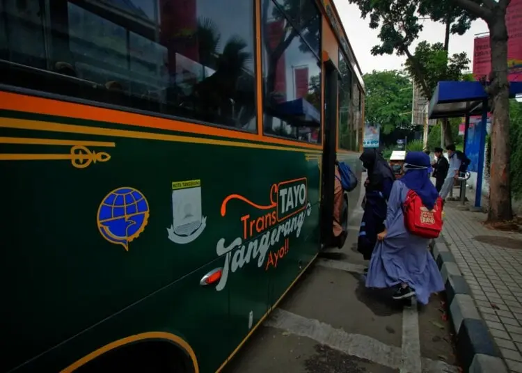 Potret Pelonggaran Kapasitas Angkutan Umum di Kota Tangerang