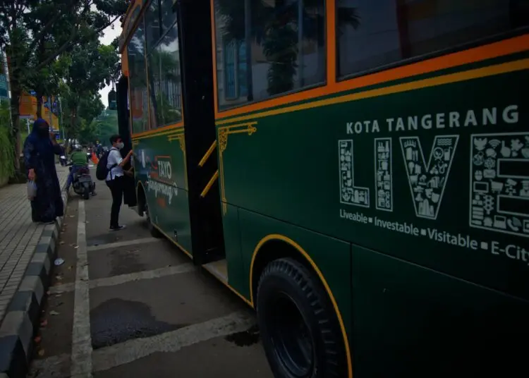 Potret Pelonggaran Kapasitas Angkutan Umum di Kota Tangerang