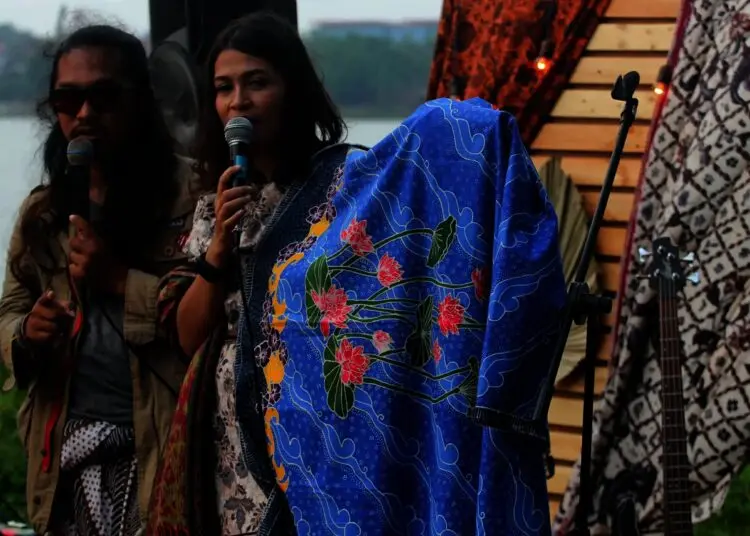 Potret Peringatan Hari Batik Nasional di Situ Cipondoh Tangerang