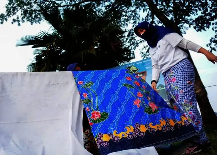 Potret Peringatan Hari Batik Nasional di Situ Cipondoh Tangerang