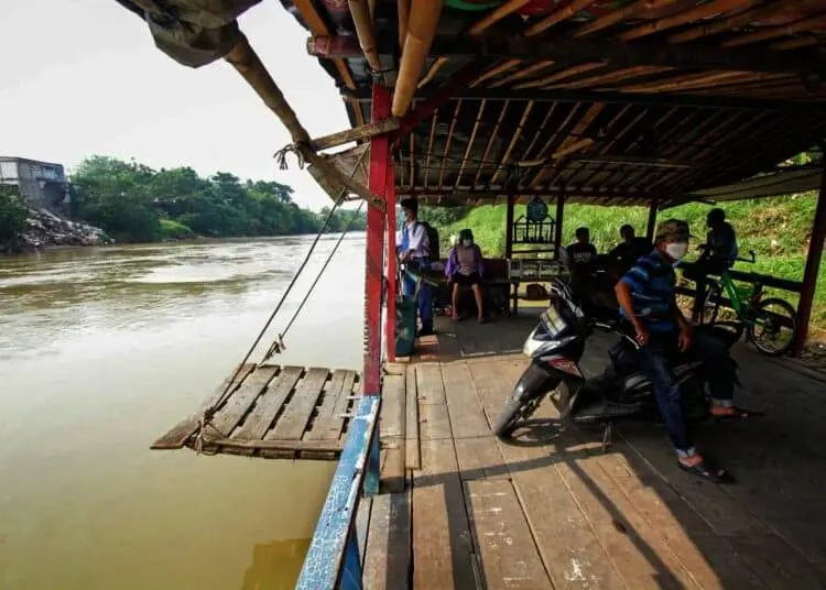 Potret Jasa Penyeberangan Perahu Eretan di Neglasari Kota Tangerang