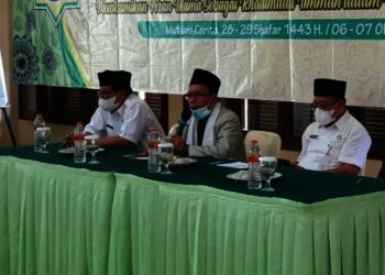 MUSDA MUI PANDEGLANG–Ketua MUI Kabupaten Pandeglang, KH. Tb Hamdi Ma'ani (tengah), sedang memberikan sambutan sebelum demisioner diperiode pertama, pada acara Musda X MUI Pandeglang. (ISTIMEWA)