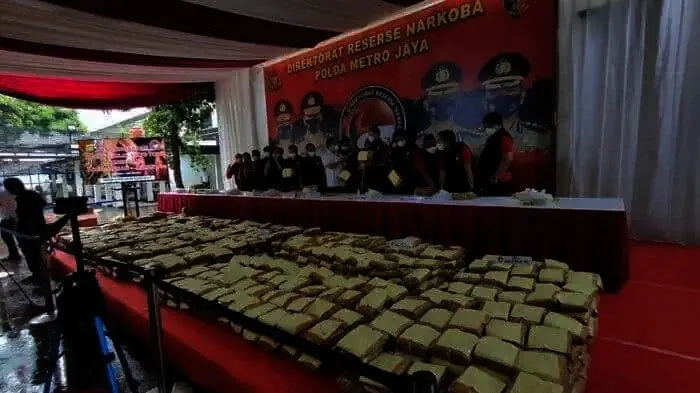 Berawal dari Ciputat, Polisi Bongkar Sindikat Pengedar Ganja 1,37 Ton