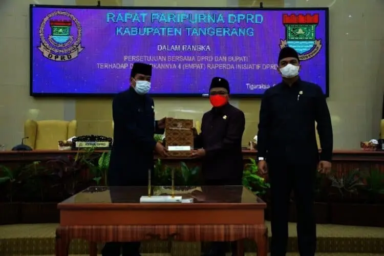 4 Raperda Inisiatif DPRD Kabupaten Tangerang Disahkan