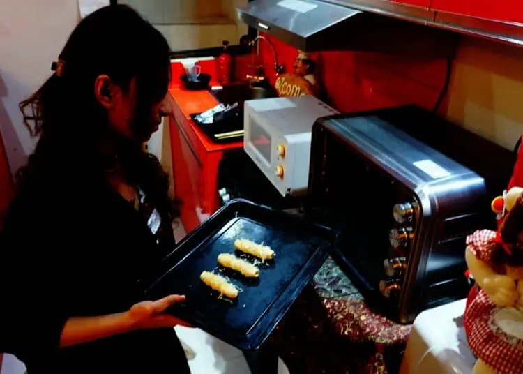 Potret Produksi Kue Susu Keju dan Kopi Susu Rumahan di Tangerang