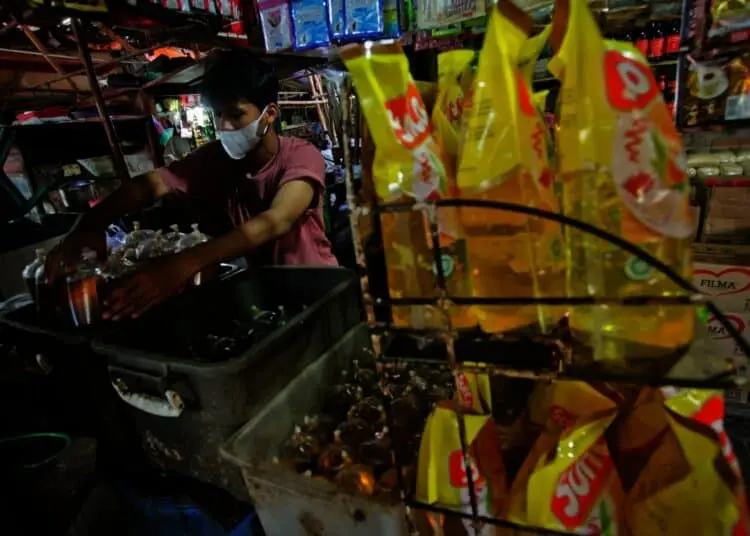 Potret Pedagang Minyak Goreng di Pasar Anyar Pasca Kenaikan Harga