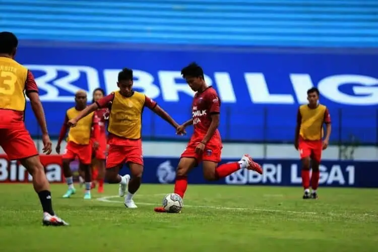 Ladeni Persikabo 1973, Persita Kejar Tiga Poin
