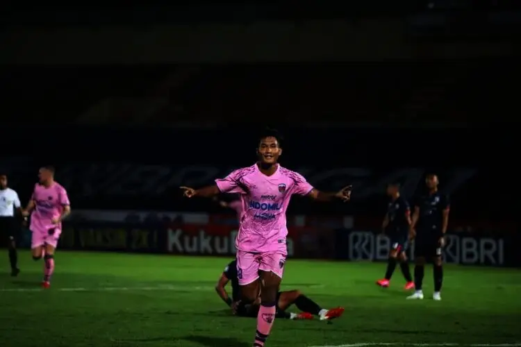 Pendekar Akhiri Rekor Clean Sheet Singo Edan