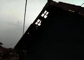 Dihantam Angin Kencang, Belasan Rumah di Lebak Porak-poranda