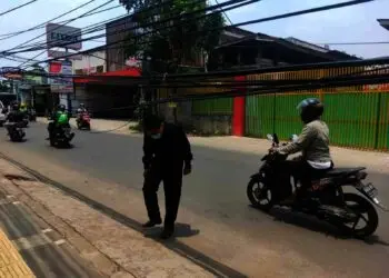 Masuk Gerbang Sekolah Harus Menunduk