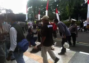 Setelah Dibanting Polisi, Mahasiswa Kejang-Kejang