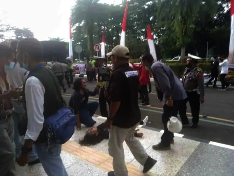 Setelah Dibanting Polisi, Mahasiswa Kejang-Kejang