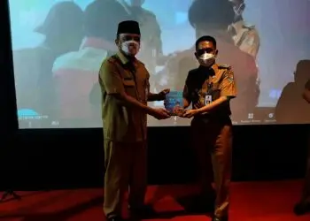Camat Sepatan Launching Buku Memimpin dengan Gaya Pelangi