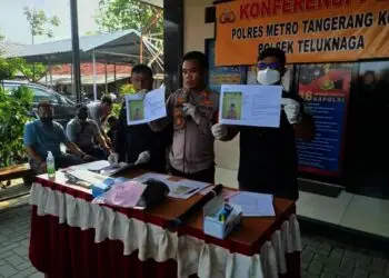 Preman Bakar Tukang Sosis di Pantai Tanjung Pasir