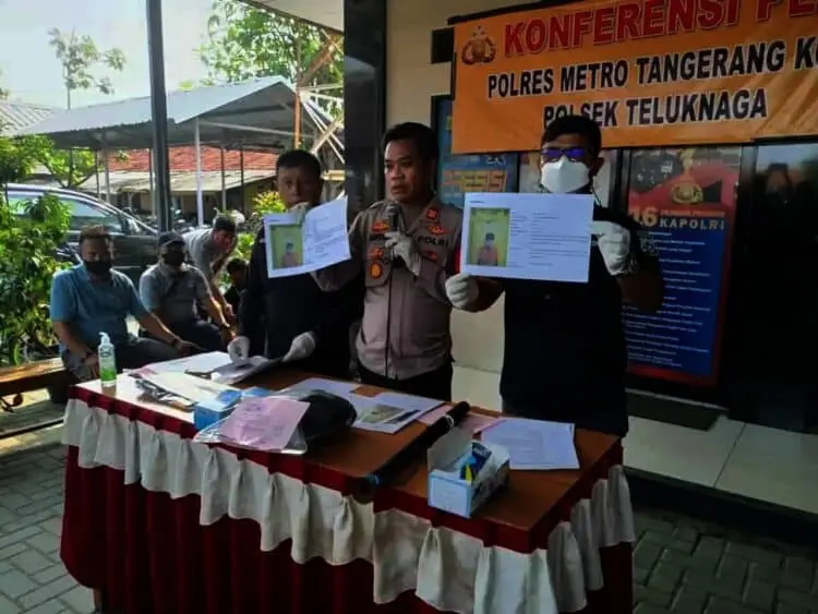Preman Bakar Tukang Sosis di Pantai Tanjung Pasir