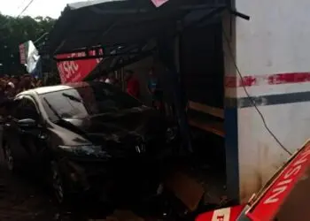 Diseruduk Mobil, 1 Orang Tewas Seketika dan 1 Lainnya Luka Parah, 1 Kios Bensin-pun Hancur