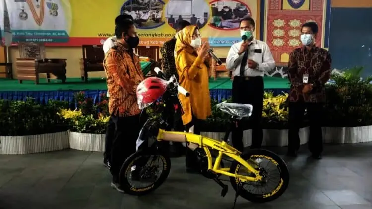 Bupati Tatu Ingatkan Kepala Sekolah Untuk Upgrade Kemampuan dan Pengetahuan