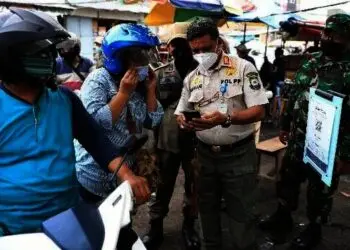 Satpol PP Kota Tangerang Pantau Protokol Kesehatan di Pasar dan Sekolah