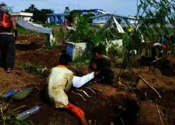 Ratusan Makam Tua Dibongkar di Neglasari, Jasad Dipindahkan ke TPU Selapajang