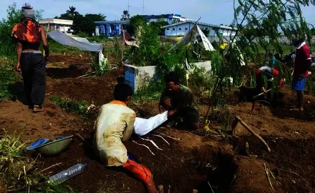 Ratusan Makam Tua Dibongkar di Neglasari, Jasad Dipindahkan ke TPU Selapajang