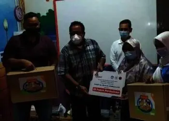 Rano Karno Serahkan Bantuan APE ke PAUD di Cibodas