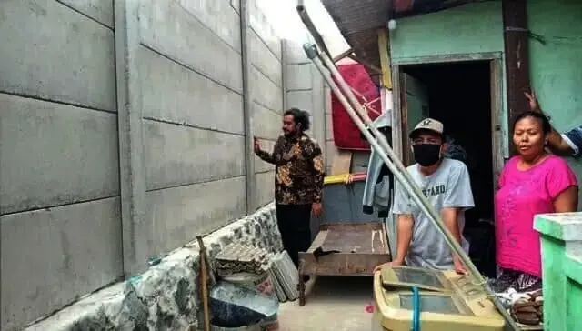 Memprihatinkan, Rumah Sejumlah Warga Sukajadi Karawaci Terkurung Tembok Tinggi