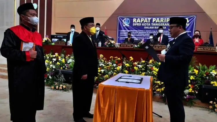 Robert Usman Dilantik Jadi Anggota DPRD Tangsel