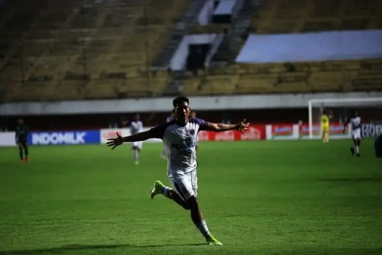 Hebat ! Persita Kalahkan Bhayangkara FC 2-1