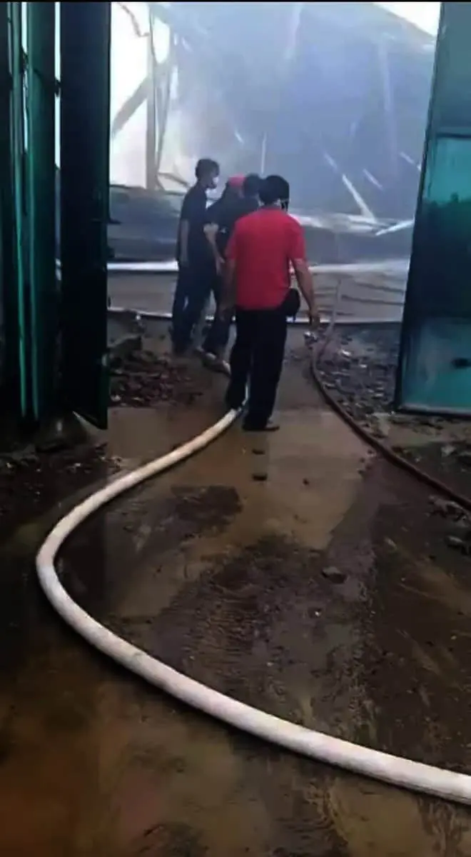 Api Tiba-tiba Melahap Dua Gudang di Kosambi