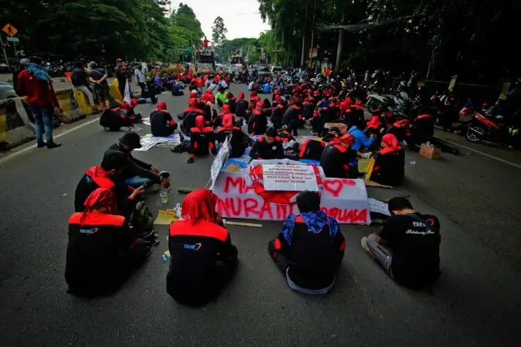 Pembahasan UMK 2022 Deadlock