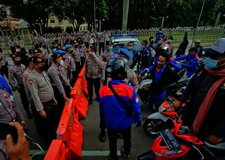 Potret Aksi Unjuk Rasa Buruh di Kota Tangerang