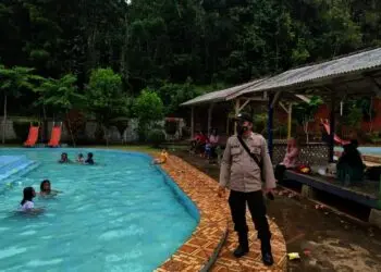 Personel Polsek Pagelaran dan Cibaliung Intensifkan Patroli di Lokasi Wisata, Ini Yang Dilakukannya