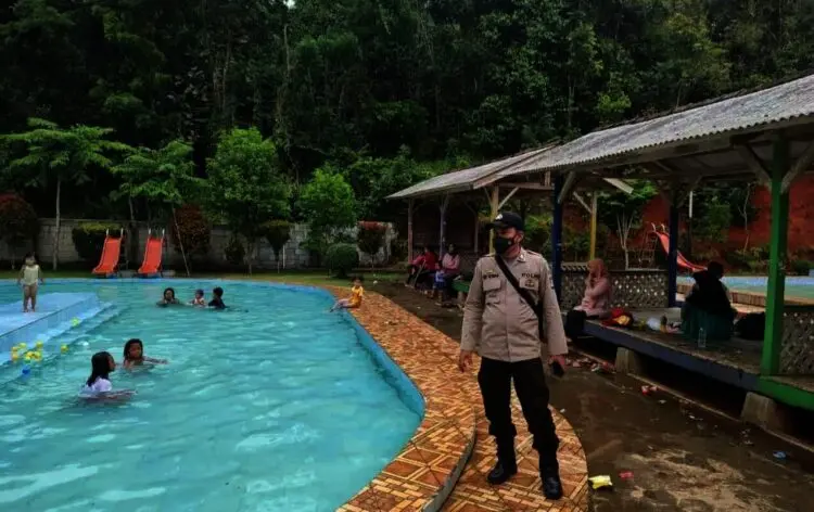 Personel Polsek Pagelaran dan Cibaliung Intensifkan Patroli di Lokasi Wisata, Ini Yang Dilakukannya
