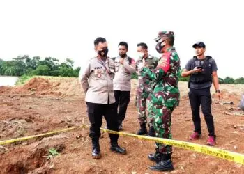 Cari Ikan di Persawahan, Warga Panongan Temukan Granat