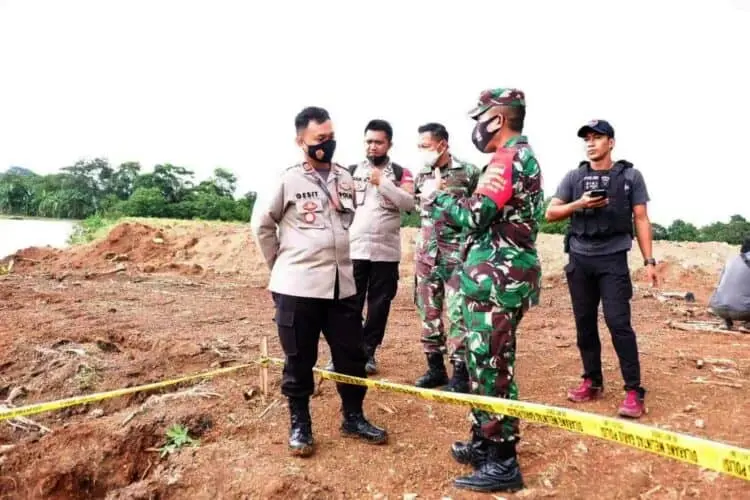 Cari Ikan di Persawahan, Warga Panongan Temukan Granat