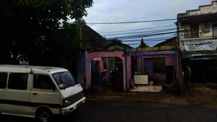 15 Tahun Berdiri, Rumah di Tengah Jalan Maulana Hasanudin Dibongkar