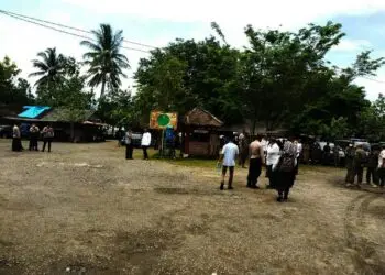 Dongkrak PAD, Kawasan Wisata Pantai Karangsari Carita Diswastanisasi