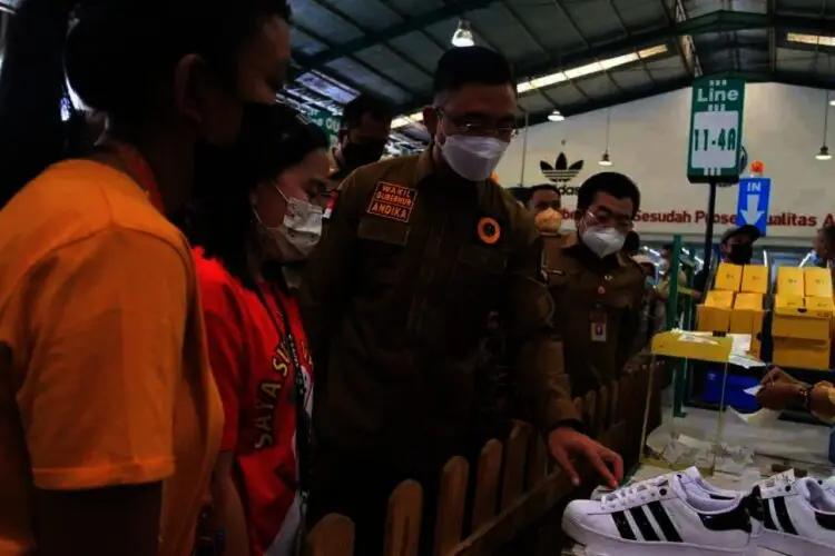 Industri Diminta Maksimalkan Penyerapan Tenaga Kerja Lokal