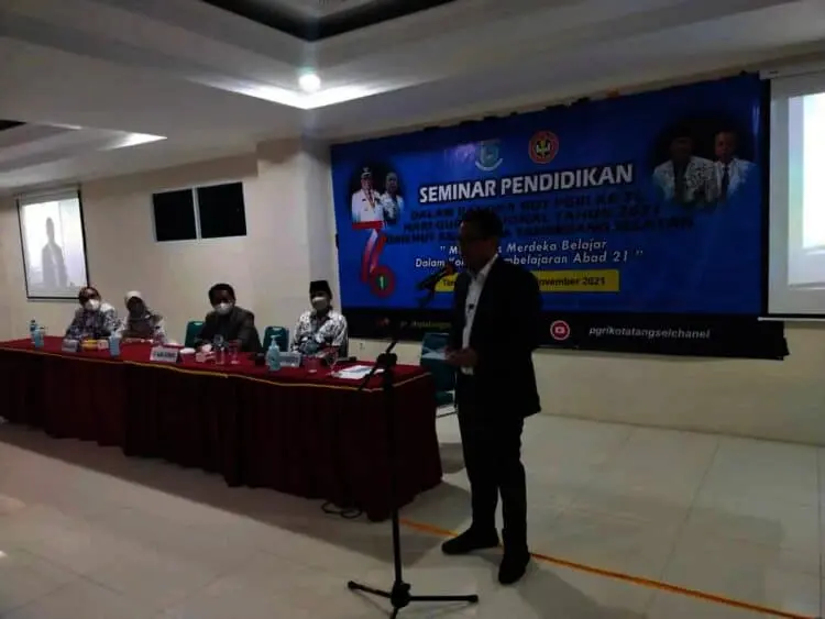 Legalitas dan Tunjangan Guru Honorer di Tangsel Ditingkatkan
