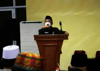 Pj Sekda Pandeglang, Taufik Hidayat, menyampaikan arahan kepada para kafilah yang sedang di-training, beberapa waktu lalu. (ISTIMEWA)