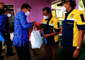 128 Penggali Makam Covid-19 di TPU Buniayu Dapat Bantuan